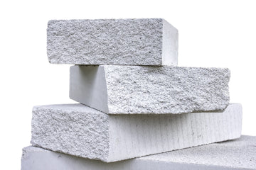 Using and mixing low cement castables