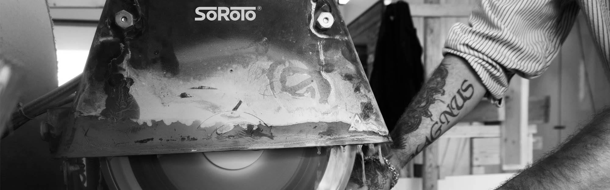 TABLE SAW: Pushing the material or drawing the machine?